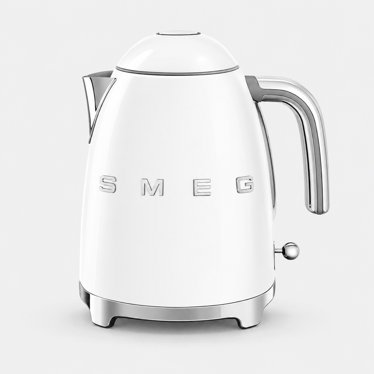 SMEG Matt White 50s Style Kettle